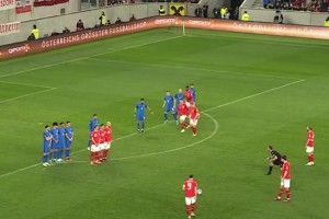 圓月彎刀！薩比策在國家隊(duì)打入的精彩任意球
