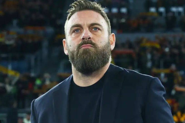 德羅西現(xiàn)任哪個球隊主帥？