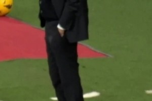 貝林厄姆絕殺巴薩，場邊的安切洛蒂淡定自若