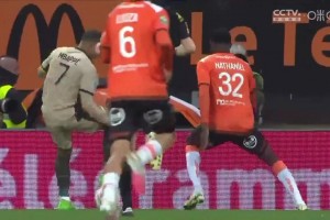 過于夸張姆巴佩空中油炸丸子穿襠送助攻，步頻快到看不清！